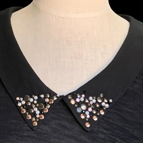 American Rag Cie Sz M Bead Stud & Rhinestone Collar Split Back Hi-Low Top 16i - Picture 5 of 8